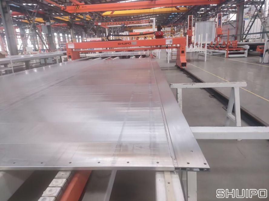 側板內縫斷續焊專機 側板內縫斷續焊專機